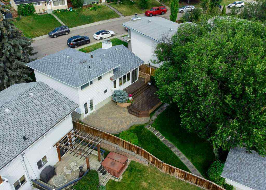 MLS® A2255879 - 4808 Nordegg Crescent NW in North Haven Calgary, Residential
