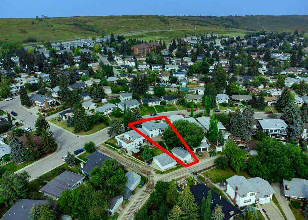 MLS® A2255879 - 4808 Nordegg Crescent NW in North Haven Calgary, Residential