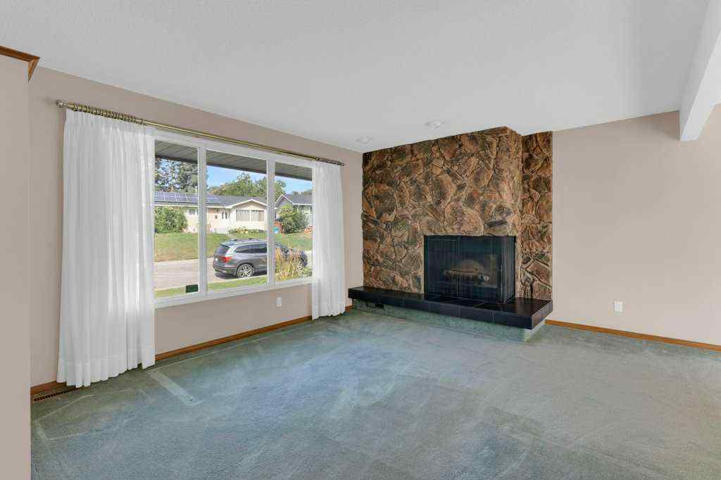 MLS® A2255879 - 4808 Nordegg Crescent NW in North Haven Calgary, Residential