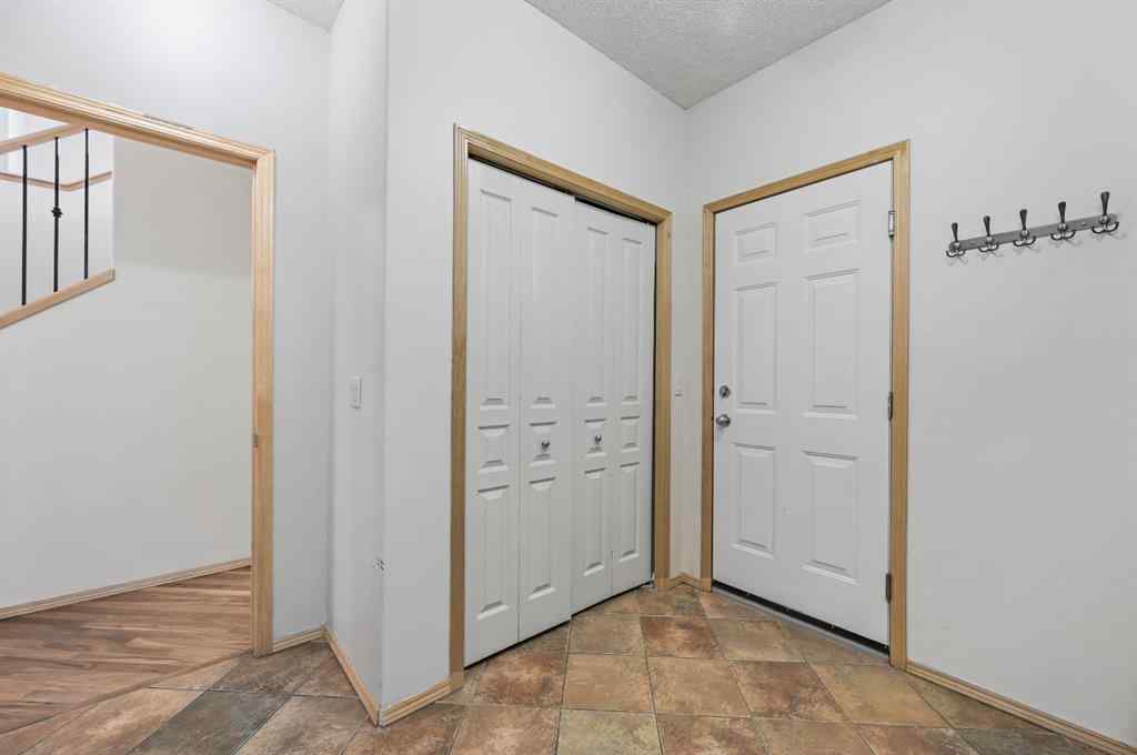 MLS® A2255881 - 7 Crestmont Drive SW in Crestmont Calgary, Residential