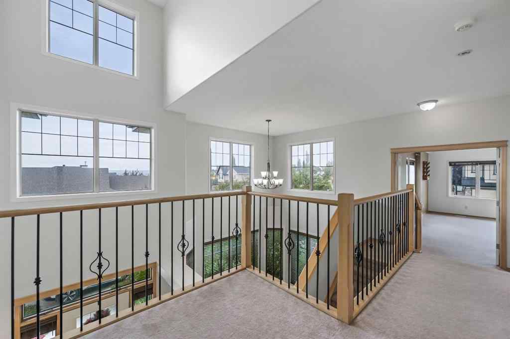 MLS® A2255881 - 7 Crestmont Drive SW in Crestmont Calgary, Residential