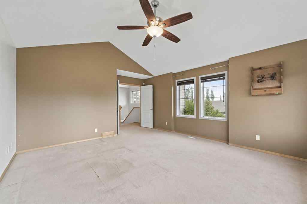 MLS® A2255881 - 7 Crestmont Drive SW in Crestmont Calgary, Residential