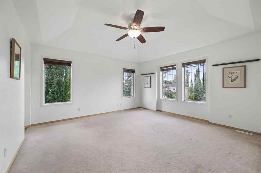 MLS® A2255881 - 7 Crestmont Drive SW in Crestmont Calgary, Residential
