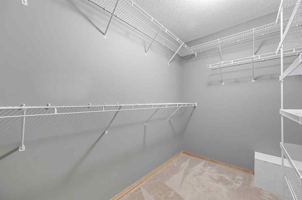 MLS® A2255881 - 7 Crestmont Drive SW in Crestmont Calgary, Residential