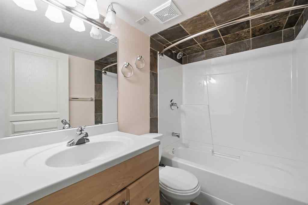 MLS® A2255881 - 7 Crestmont Drive SW in Crestmont Calgary, Residential
