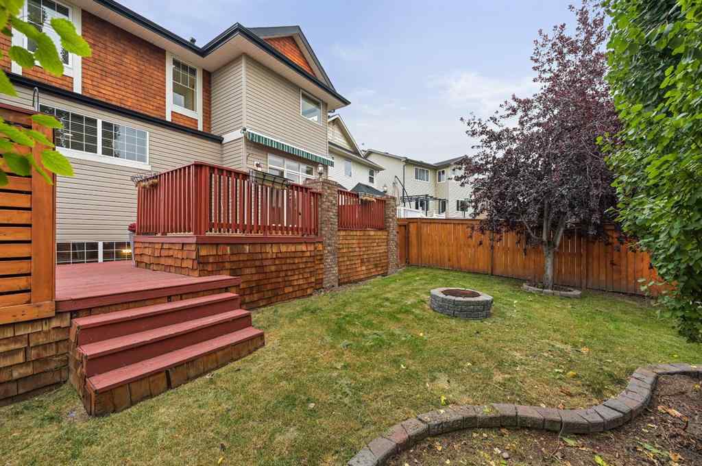 MLS® A2255881 - 7 Crestmont Drive SW in Crestmont Calgary, Residential