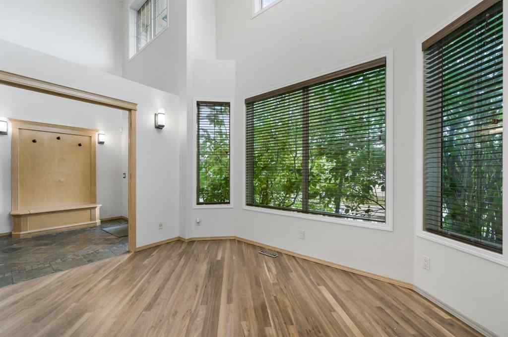 MLS® A2255881 - 7 Crestmont Drive SW in Crestmont Calgary, Residential