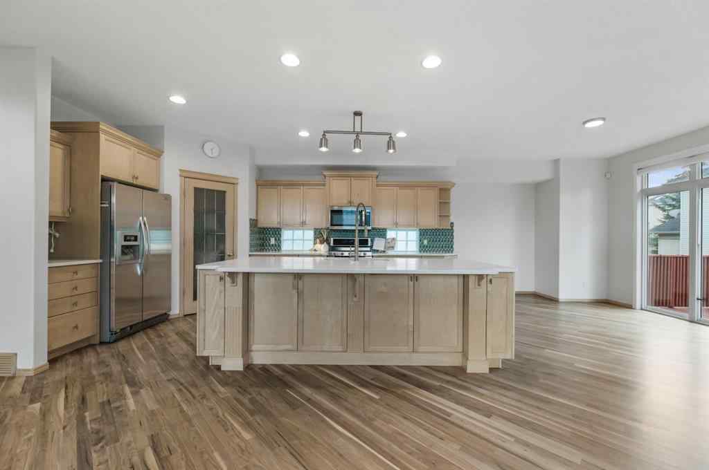 MLS® A2255881 - 7 Crestmont Drive SW in Crestmont Calgary, Residential