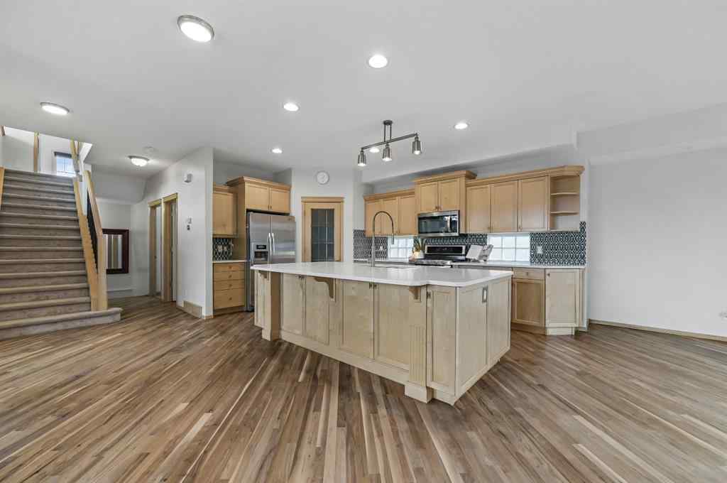 MLS® A2255881 - 7 Crestmont Drive SW in Crestmont Calgary, Residential