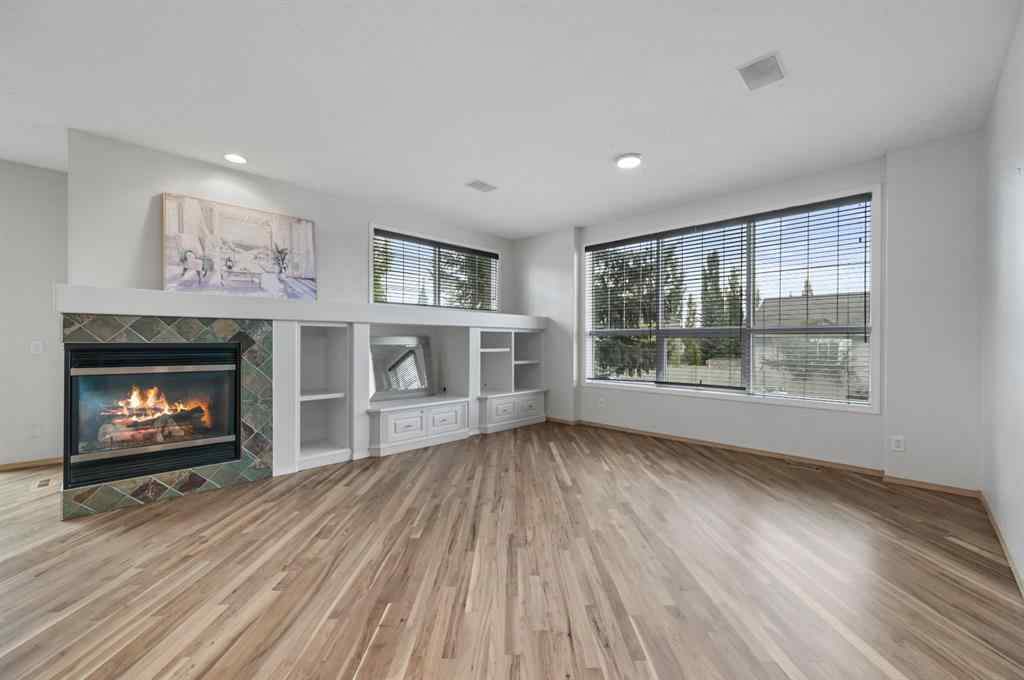 MLS® A2255881 - 7 Crestmont Drive SW in Crestmont Calgary, Residential