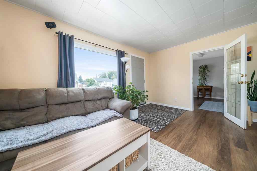 MLS® A2255883 - 316 2 Street SE in NONE Redcliff, Residential