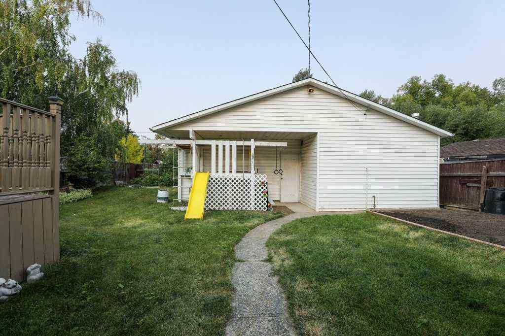 MLS® A2255889 - 1120 11 Street S in Fleetwood Lethbridge, Residential