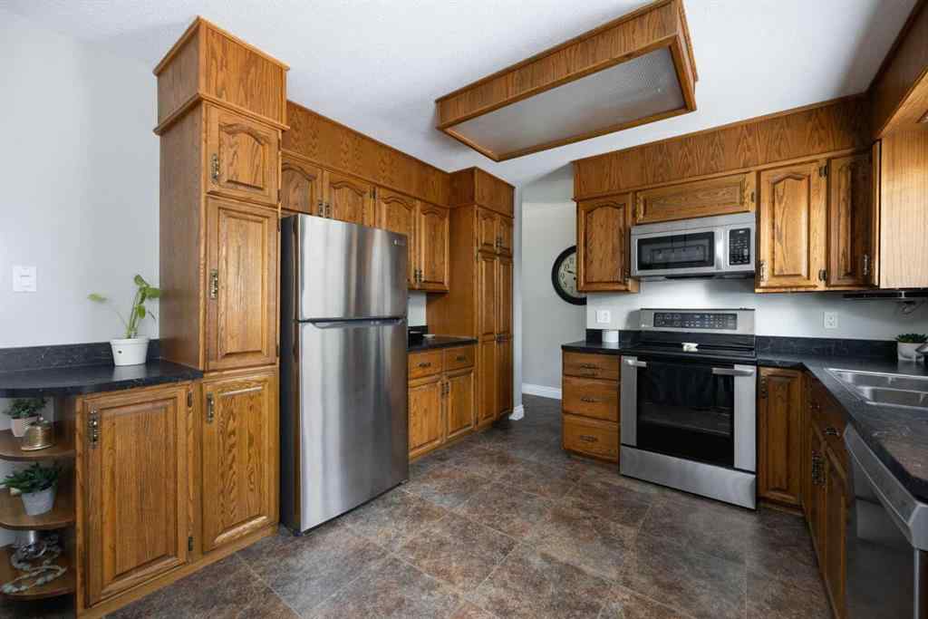 MLS® A2255898 - 3 MAY Crescent  in Downtown Fort McMurray, Residential