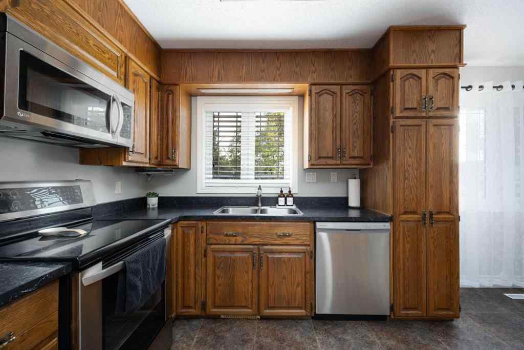 MLS® A2255898 - 3 MAY Crescent  in Downtown Fort McMurray, Residential