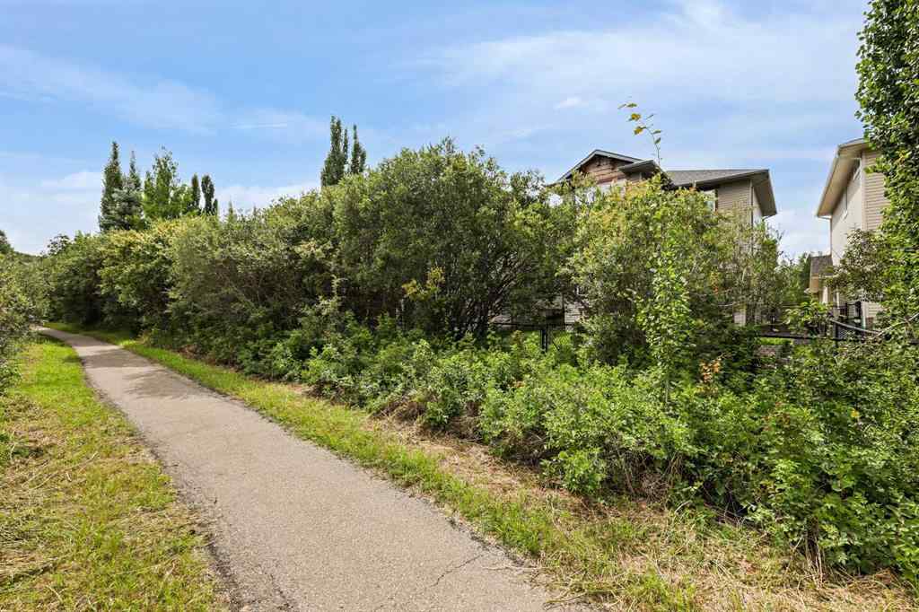 MLS® A2255901 - 66 Crestbrook Hill SW in Crestmont Calgary, Residential