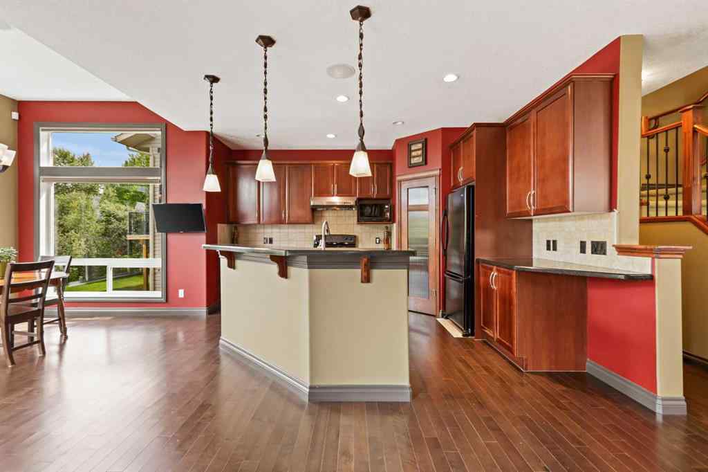 MLS® A2255901 - 66 Crestbrook Hill SW in Crestmont Calgary, Residential