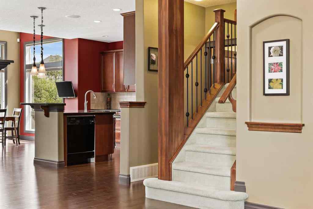 MLS® A2255901 - 66 Crestbrook Hill SW in Crestmont Calgary, Residential