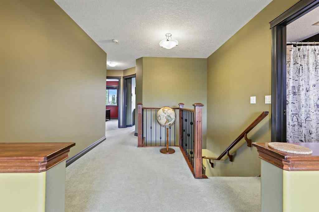 MLS® A2255901 - 66 Crestbrook Hill SW in Crestmont Calgary, Residential