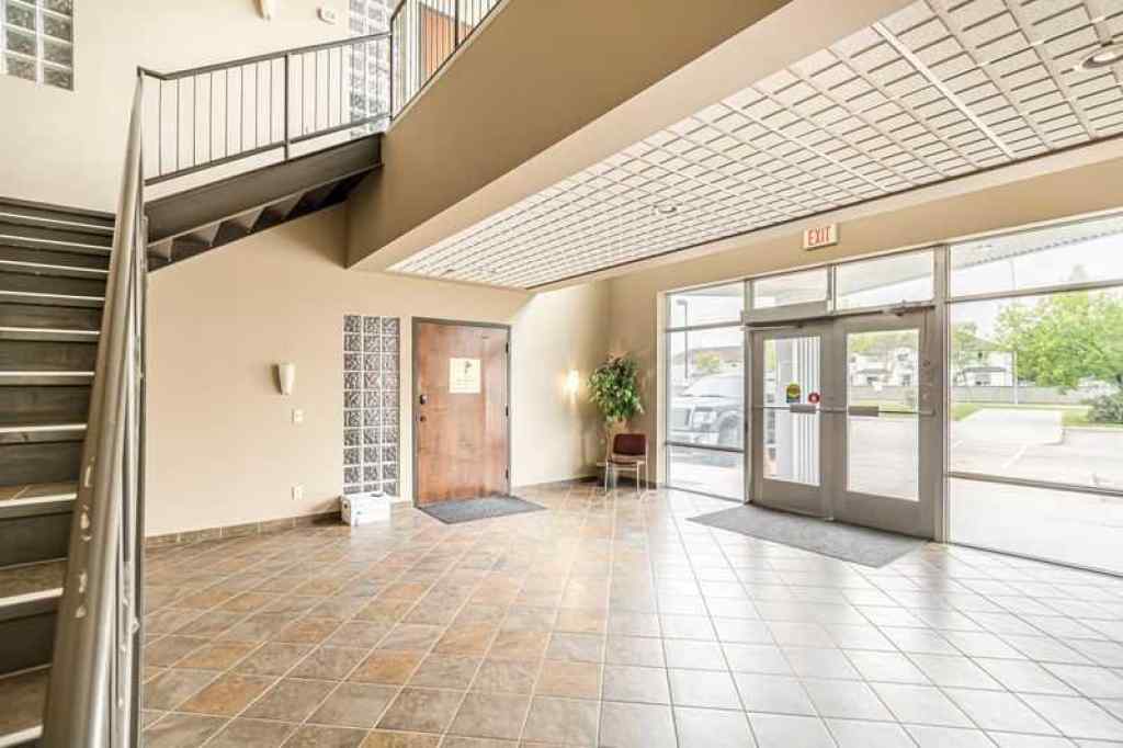 MLS® A2255903 - Unit #102 10820 24 Street SE in Shepard Industrial Calgary, Commercial