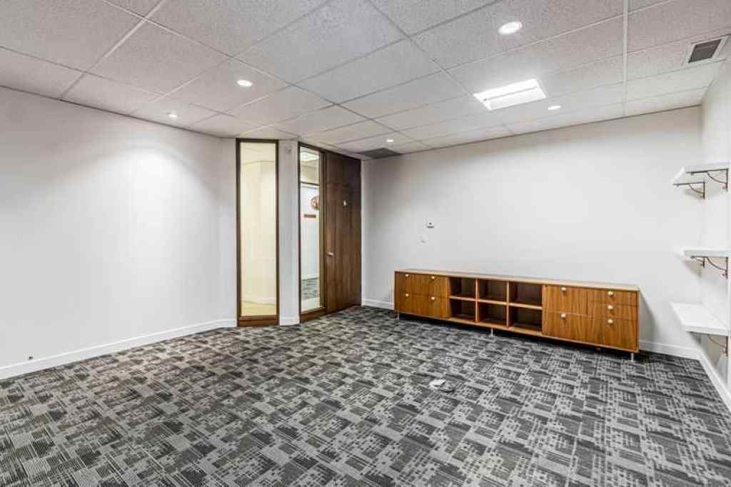 MLS® A2255903 - Unit #102 10820 24 Street SE in Shepard Industrial Calgary, Commercial
