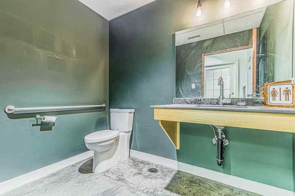 MLS® A2255903 - Unit #102 10820 24 Street SE in Shepard Industrial Calgary, Commercial