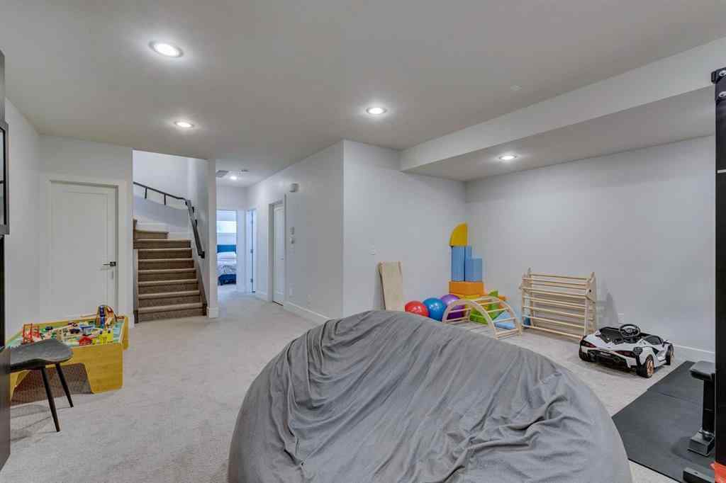 MLS® A2255904 - 522 37 Street NW in Parkdale Calgary, Residential