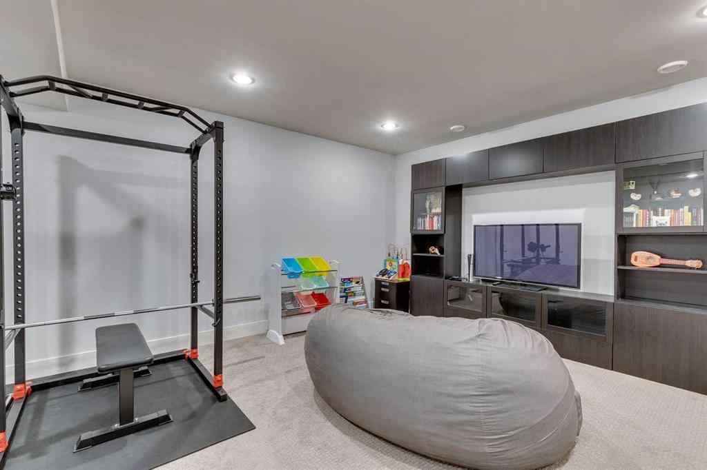 MLS® A2255904 - 522 37 Street NW in Parkdale Calgary, Residential
