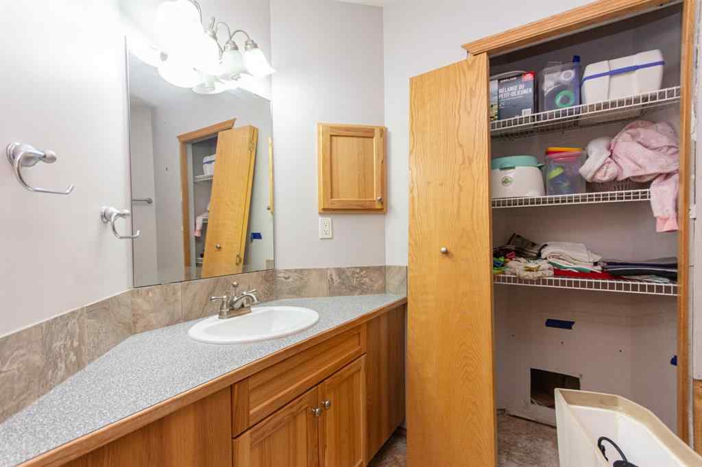 MLS® A2255908 - 152 Kentwood Drive  in Kentwood East Red Deer, Residential
