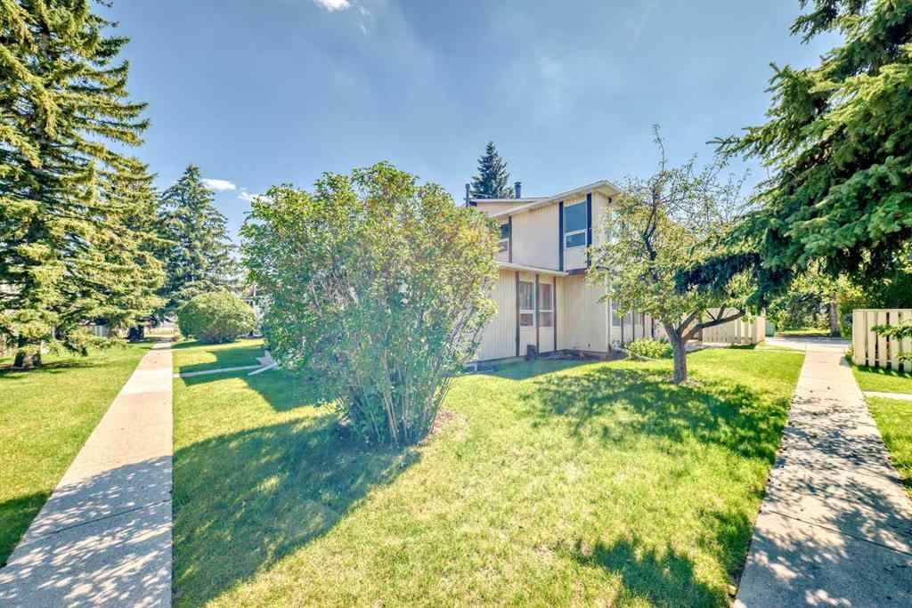 MLS® A2255912 - Unit #404 544 Blackthorn Road NE in Thorncliffe Calgary, Residential