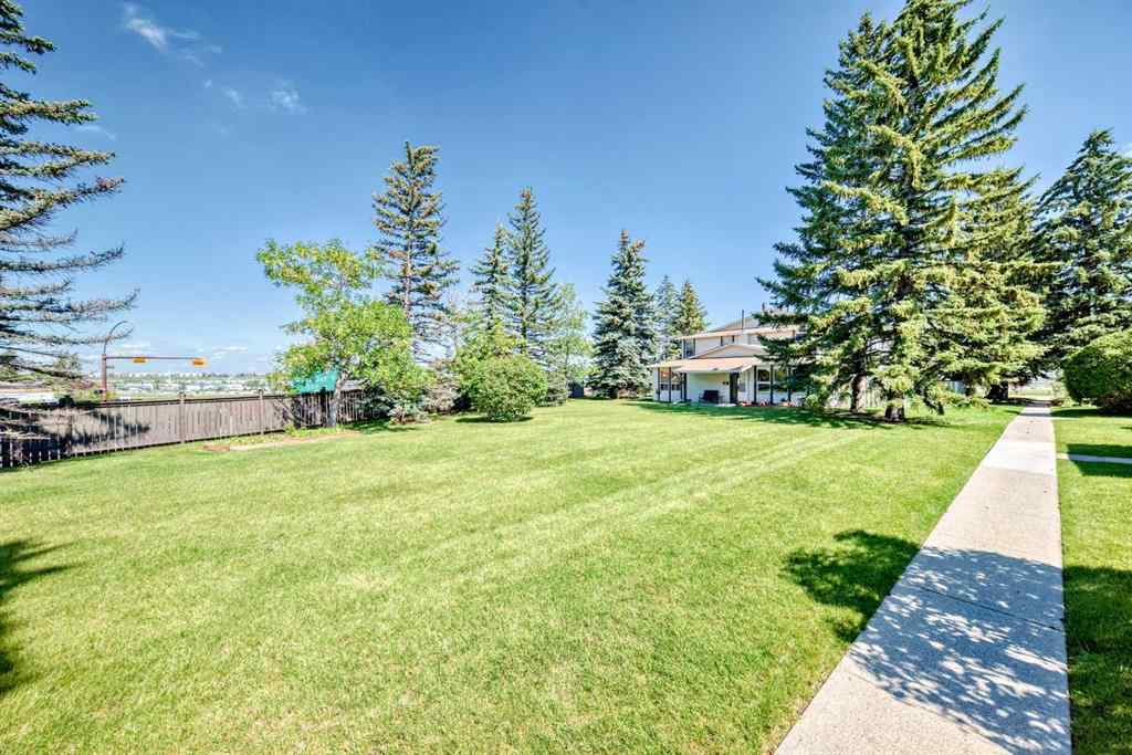 MLS® A2255912 - Unit #404 544 Blackthorn Road NE in Thorncliffe Calgary, Residential