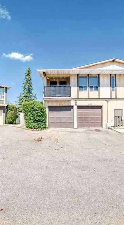 MLS® A2255912 - Unit #404 544 Blackthorn Road NE in Thorncliffe Calgary, Residential