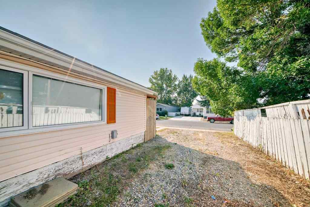 MLS® A2255913 - 842 Briarwood Road  in Brentwood_Strathmore Strathmore, Residential