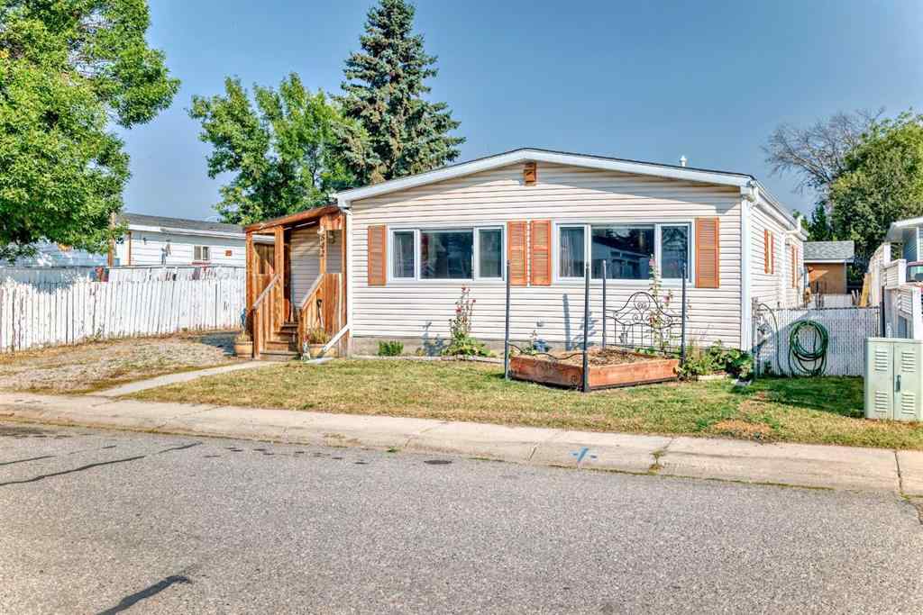 MLS® A2255913 - 842 Briarwood Road  in Brentwood_Strathmore Strathmore, Residential