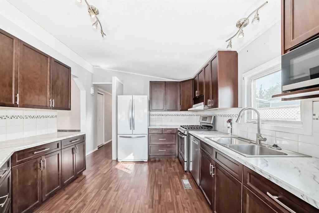 MLS® A2255913 - 842 Briarwood Road  in Brentwood_Strathmore Strathmore, Residential