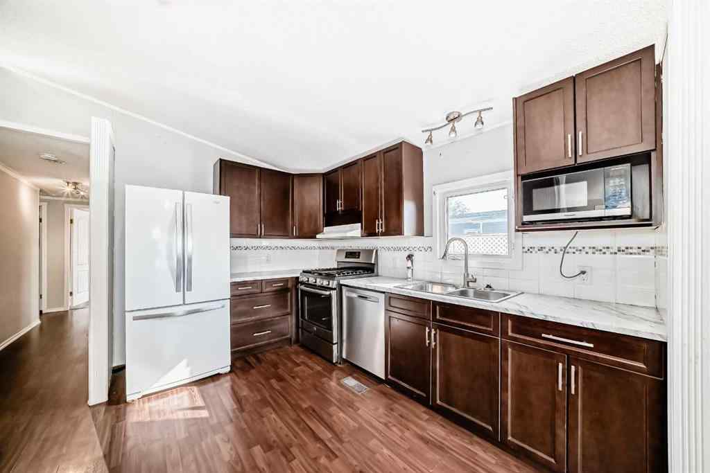 MLS® A2255913 - 842 Briarwood Road  in Brentwood_Strathmore Strathmore, Residential