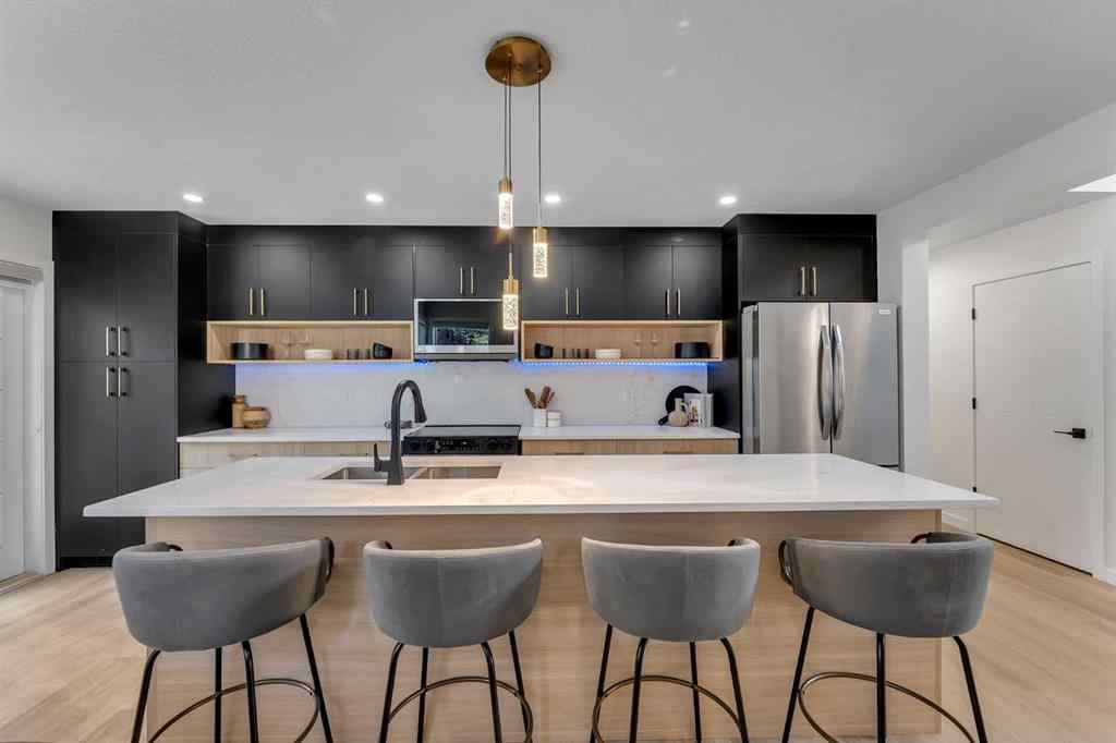 MLS® A2255918 - 18 Valley Crest Close NW in Valley Ridge Calgary, Residential