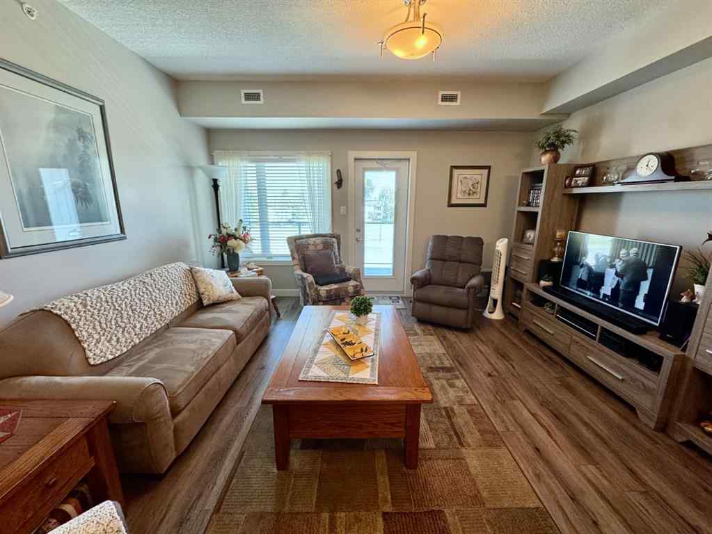MLS® A2255920 - Unit #306 173 Fairmont Boulevard S in Fairmont Lethbridge, Residential