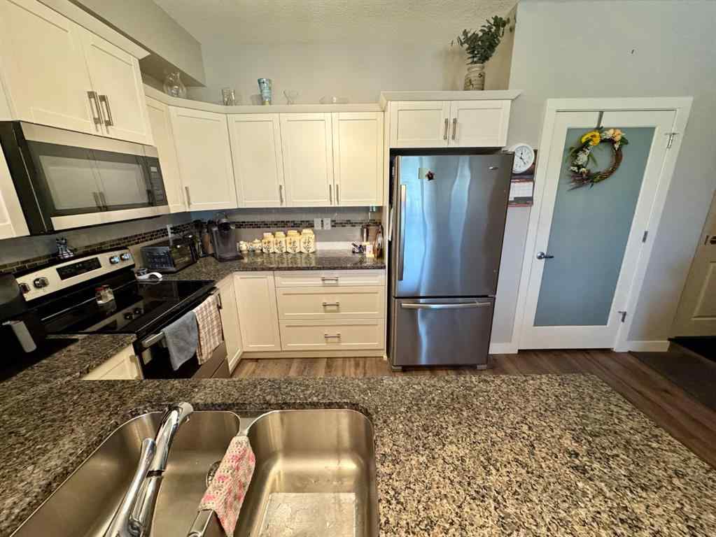 MLS® A2255920 - Unit #306 173 Fairmont Boulevard S in Fairmont Lethbridge, Residential