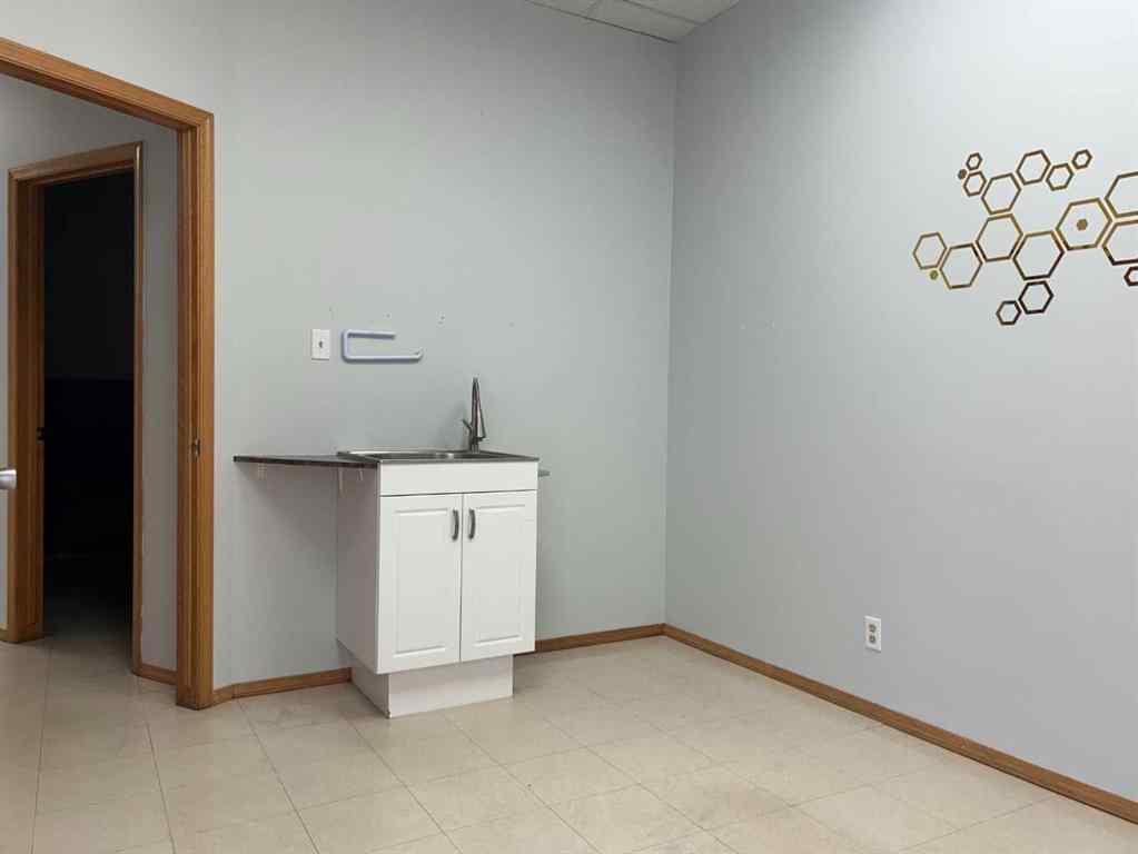 MLS® A2255921 - Unit #103A 1501 Dunmore Road SE in Southview-Park Meadows Medicine Hat, Commercial