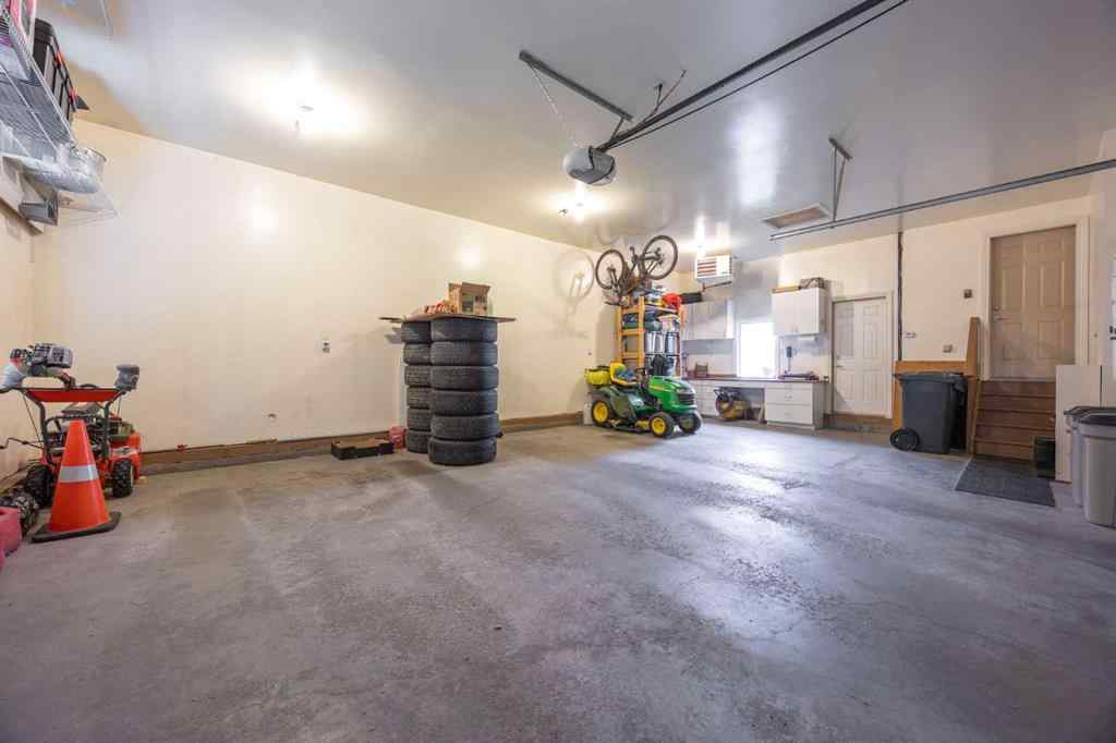 MLS® A2255922 - 435 Rodeo Ridge  in Springbank Links Rural Rocky View County, Residential