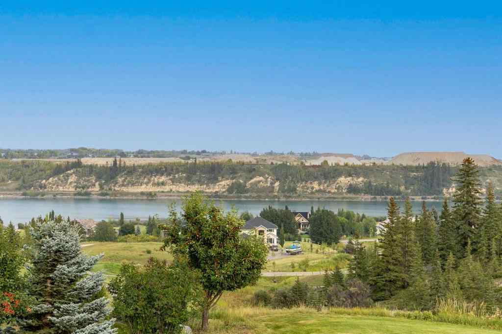 MLS® A2255922 - 435 Rodeo Ridge  in Springbank Links Rural Rocky View County, Residential