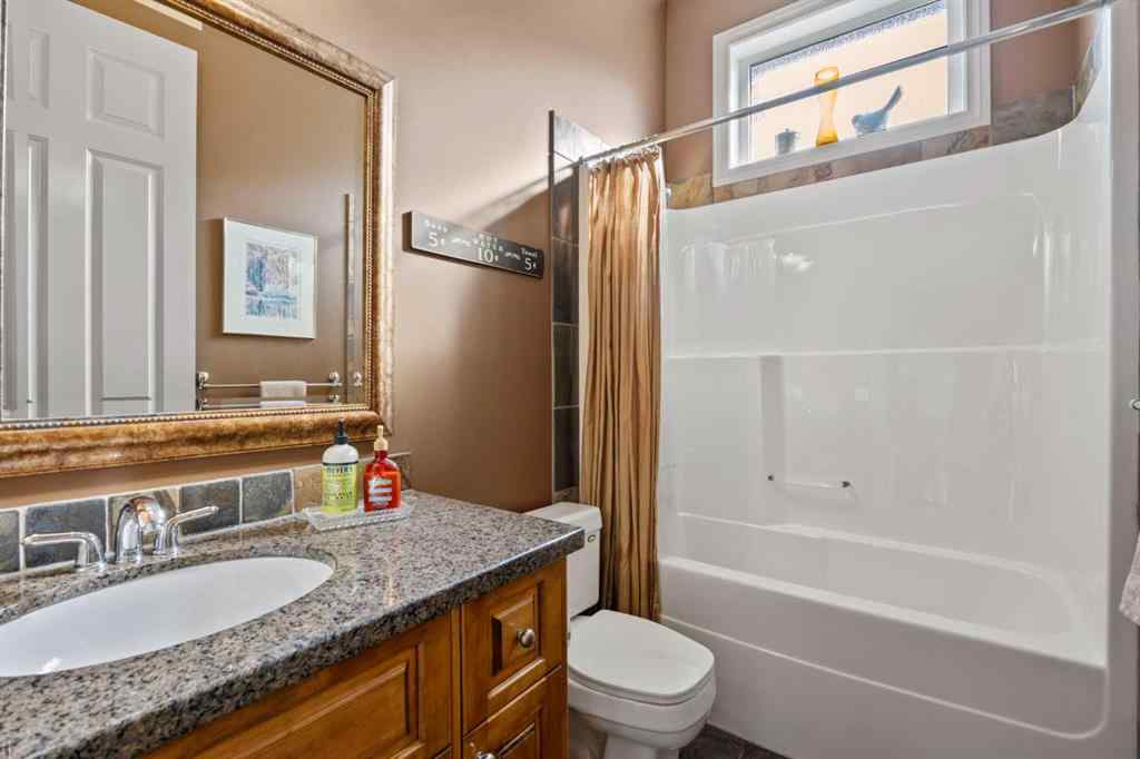 MLS® A2255922 - 435 Rodeo Ridge  in Springbank Links Rural Rocky View County, Residential