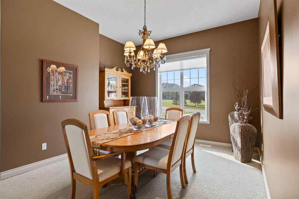 MLS® A2255922 - 435 Rodeo Ridge  in Springbank Links Rural Rocky View County, Residential