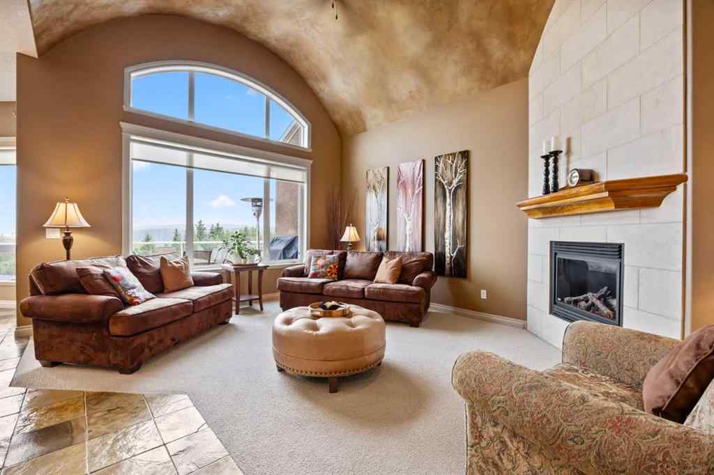 MLS® A2255922 - 435 Rodeo Ridge  in Springbank Links Rural Rocky View County, Residential
