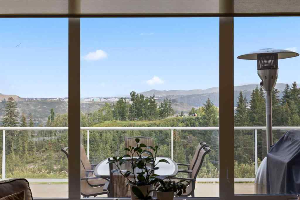 MLS® A2255922 - 435 Rodeo Ridge  in Springbank Links Rural Rocky View County, Residential