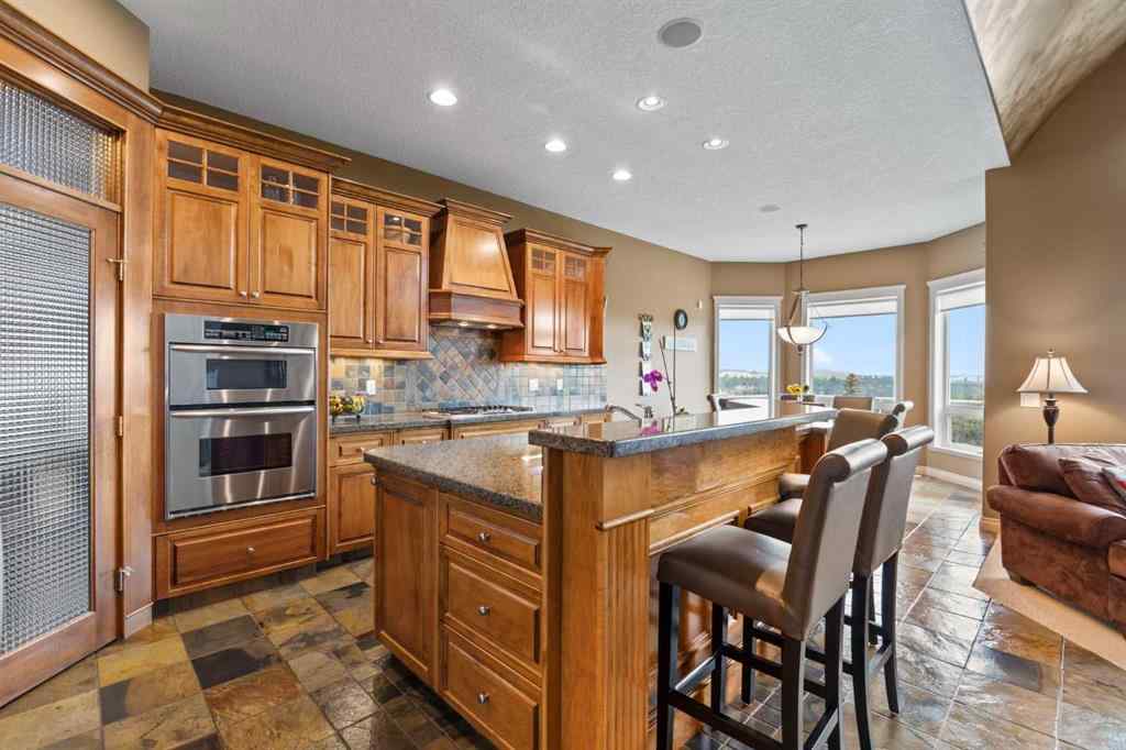 MLS® A2255922 - 435 Rodeo Ridge  in Springbank Links Rural Rocky View County, Residential