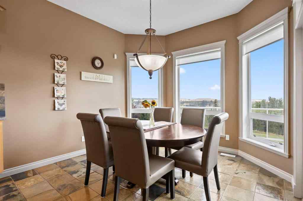 MLS® A2255922 - 435 Rodeo Ridge  in Springbank Links Rural Rocky View County, Residential
