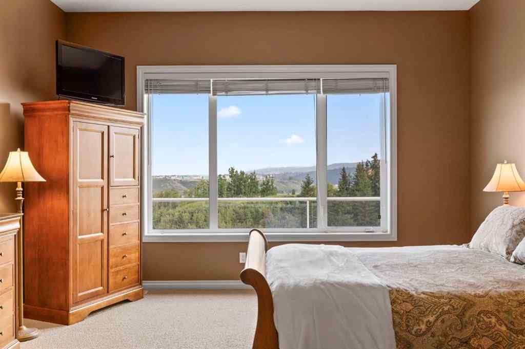 MLS® A2255922 - 435 Rodeo Ridge  in Springbank Links Rural Rocky View County, Residential