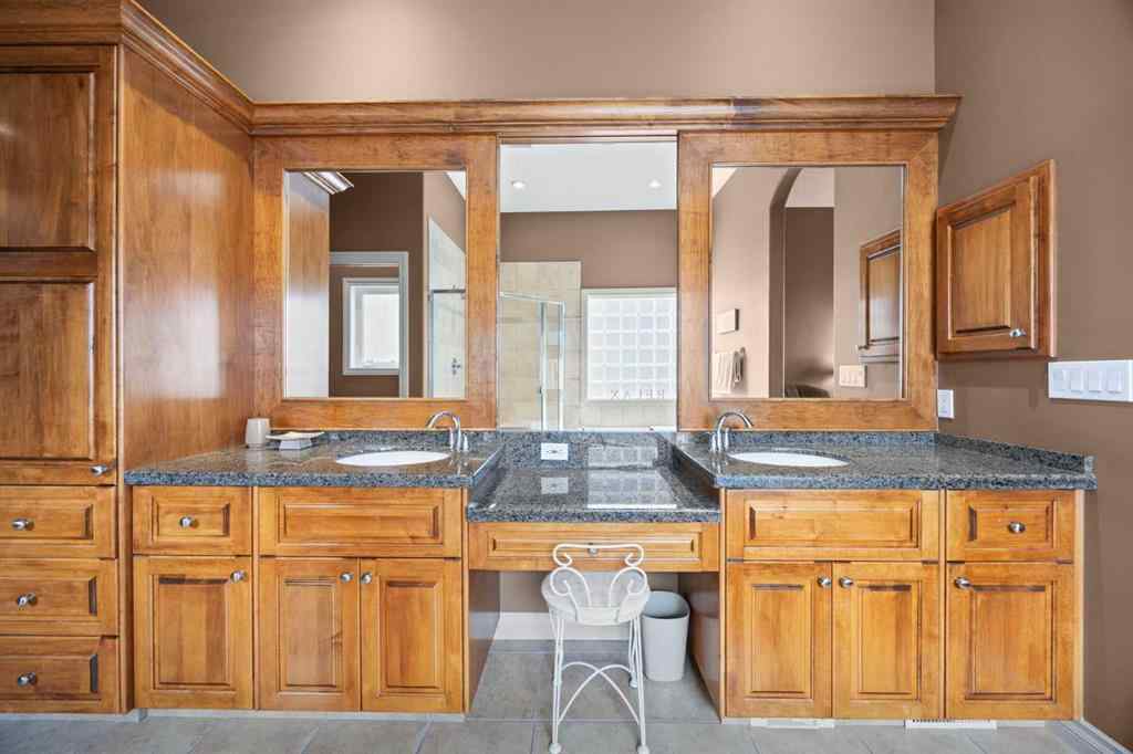 MLS® A2255922 - 435 Rodeo Ridge  in Springbank Links Rural Rocky View County, Residential