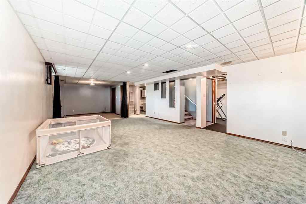 MLS® A2255924 - 44 Gladstone Gardens SW in Glamorgan Calgary, Residential